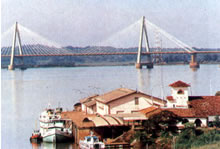 Puerto de Posadas y puente internacional