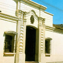 frente de Casa de Tucumán 