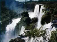 Caida en Cataratas del Iguazú