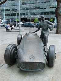 Estatua de Juan M Fangio
