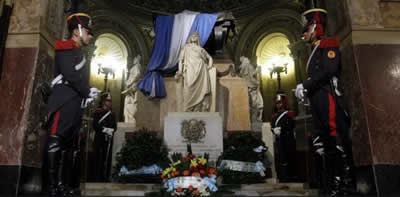 Mausoleo de San Martín en la Catedral