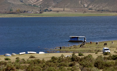 Dique y lago La Angostura