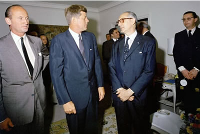 Presidente A. Frondizi de Argentina con el presidente estadounidense John F. Kennedy el 26 de septiembre de 1961