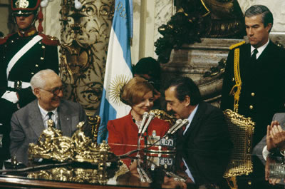 Reunión Alfonsin e Isabel Peron