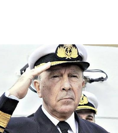 Pase a retiro del Almirante Jorge Godoy por causas de espionaje