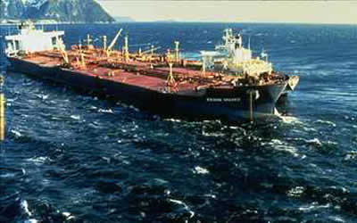 Después de salir del puerto de Valdez, el Exxon Valdez encalló en Bligh Reef